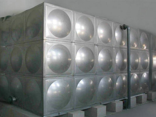 濟(jì)南如何選擇合適的304不銹鋼保溫水箱？